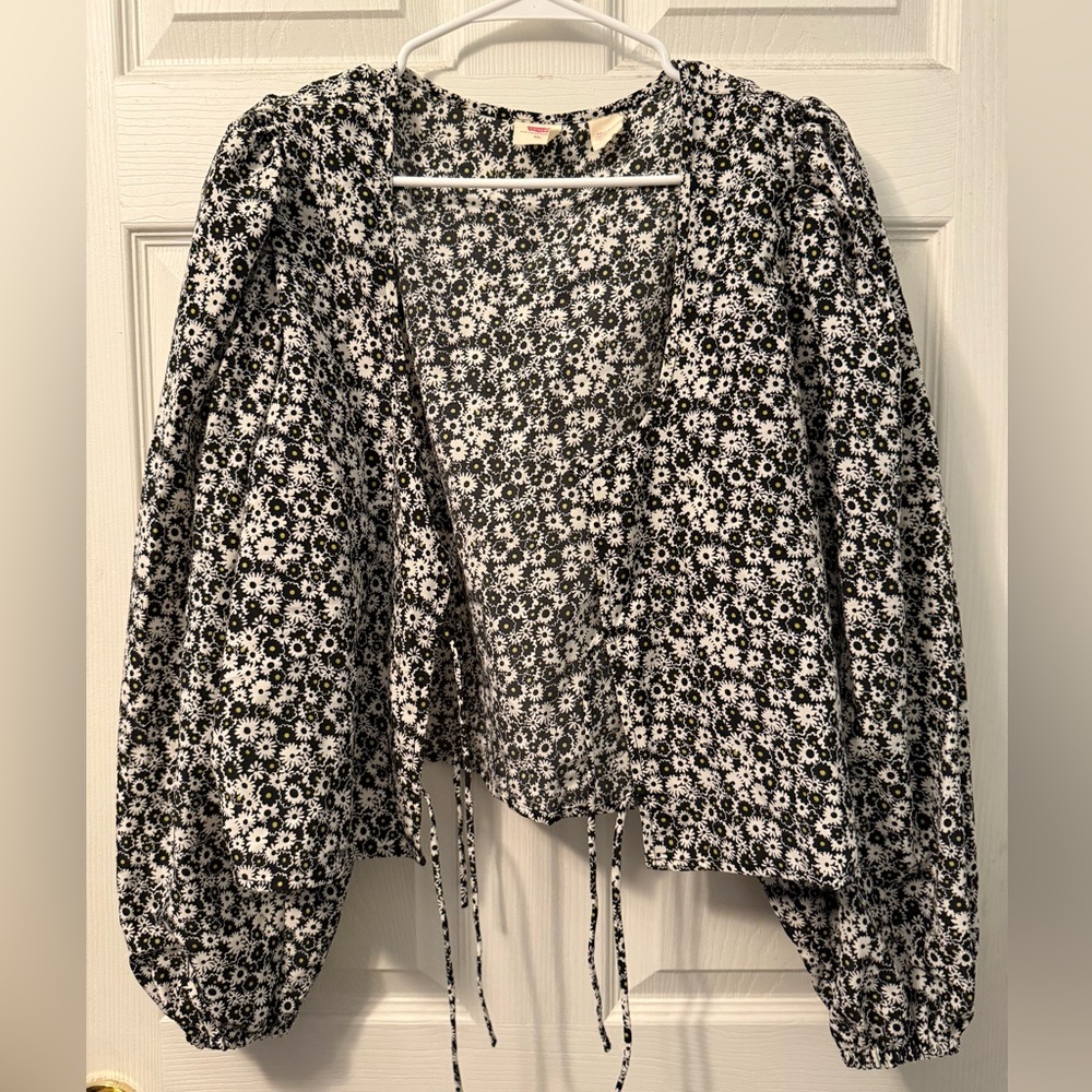 Levi's Black and White Ruffled Crop Blouse